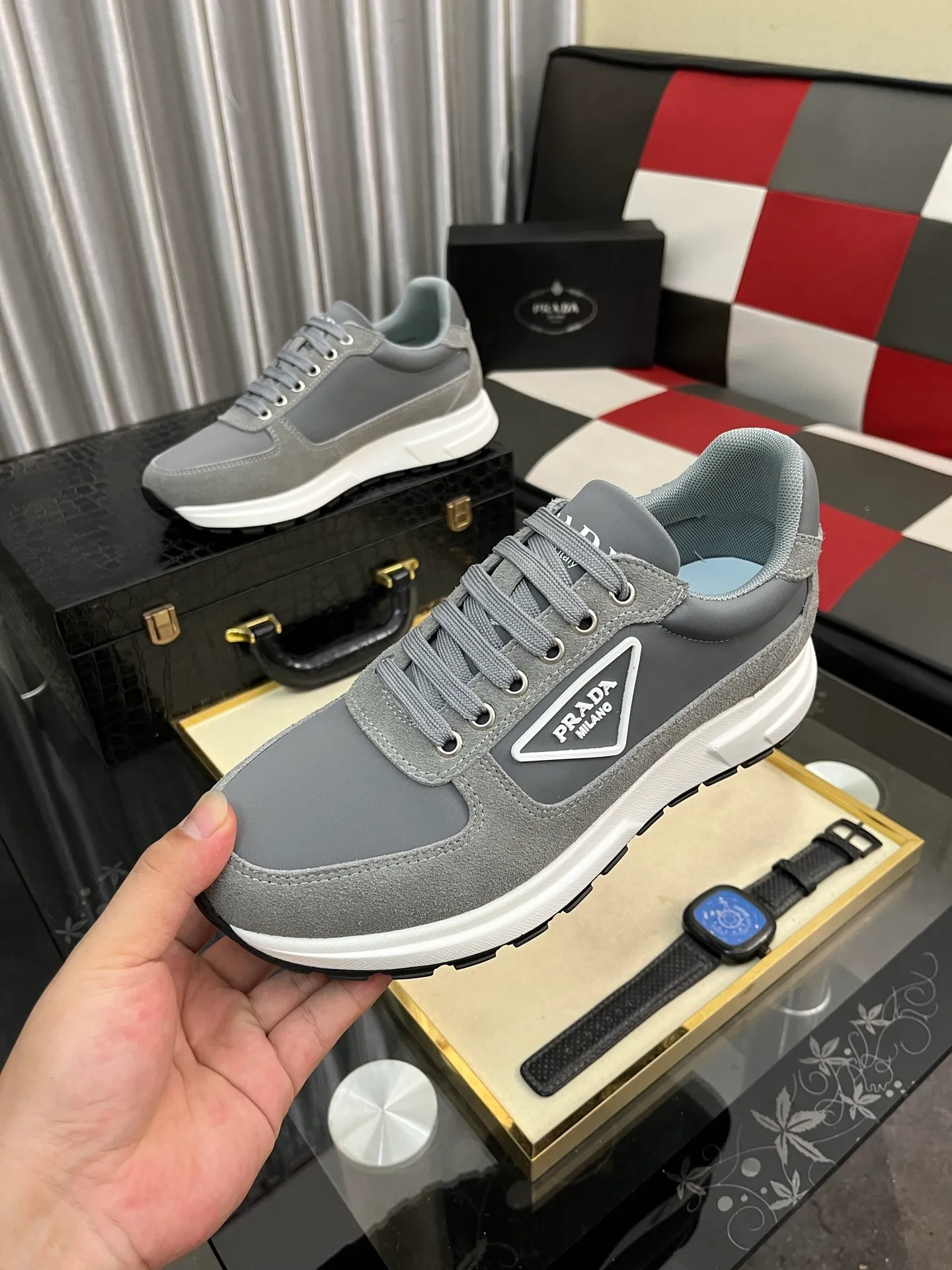 Men's shoes 💰420⌚️⌚️Prada•PRADA original quality.~ Unique modern style sneakers. 🏃A must-have casual shoe for trendy men😍😍 Original brand imported from Italy, imported original leather, sheep lining (refuses to discolor and grind feet) Sole: Original sole provided by the original factory, French lazy style design ⚠️Fit to the feet, original quality, super comfortable original sole. It’s like shooting the real thing🎬The real thing is better, high-quality sneakers Size: 38-444️⃣Colors available